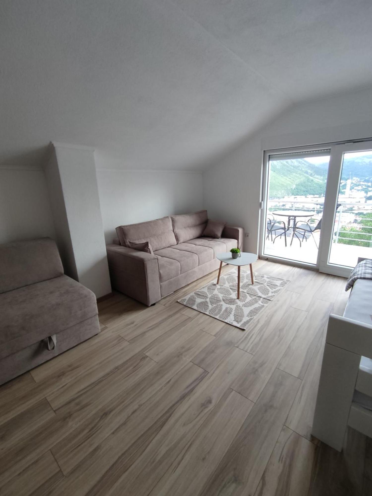 View Of The City - Studio Apartment Мостар Экстерьер фото