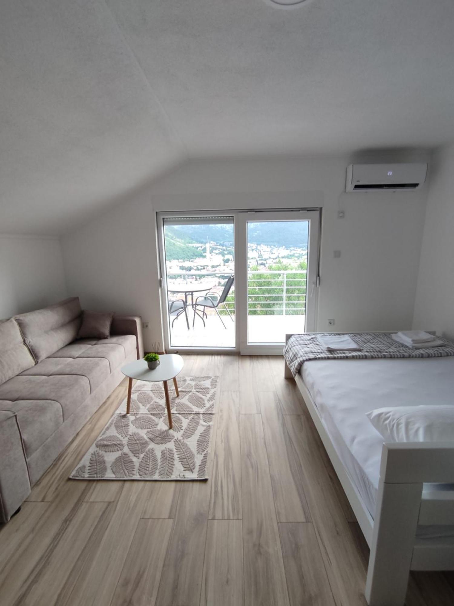 View Of The City - Studio Apartment Мостар Экстерьер фото